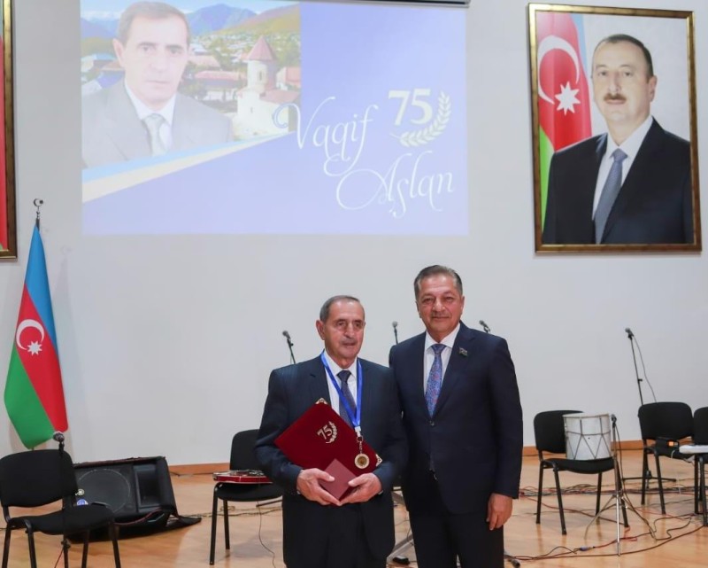 Milli poeziyamızın Vaqif Aslan mərtəbəsi - Cavanşir Feyziyev